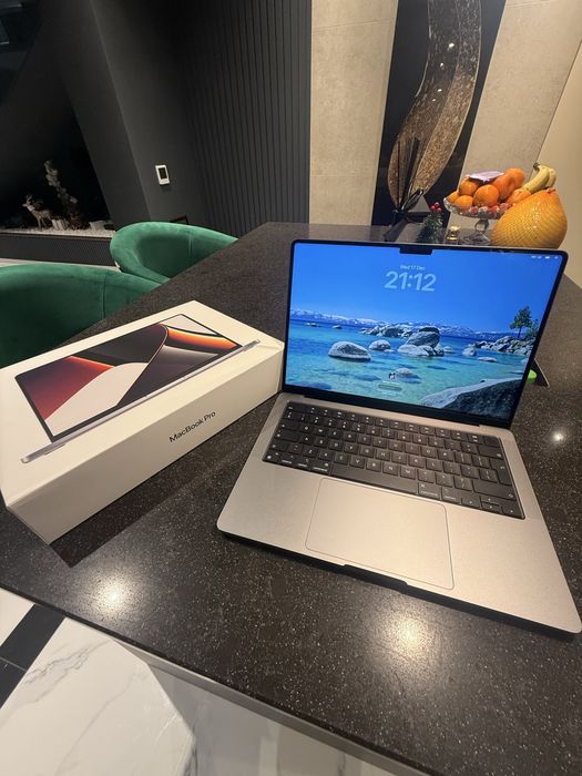 MacBook pro 14 inc 16 gb -TB SSD