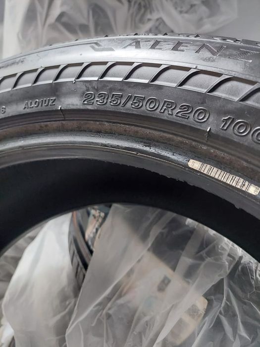 Шина Bridgestone 235/50/20