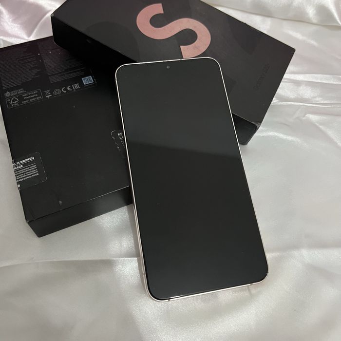 Samsung Galaxy S22+ смартфон