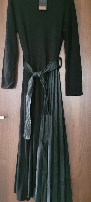 Рокля, чисто нова.Плетиво и кожа