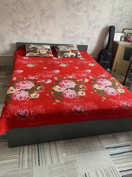 Спальный кровать