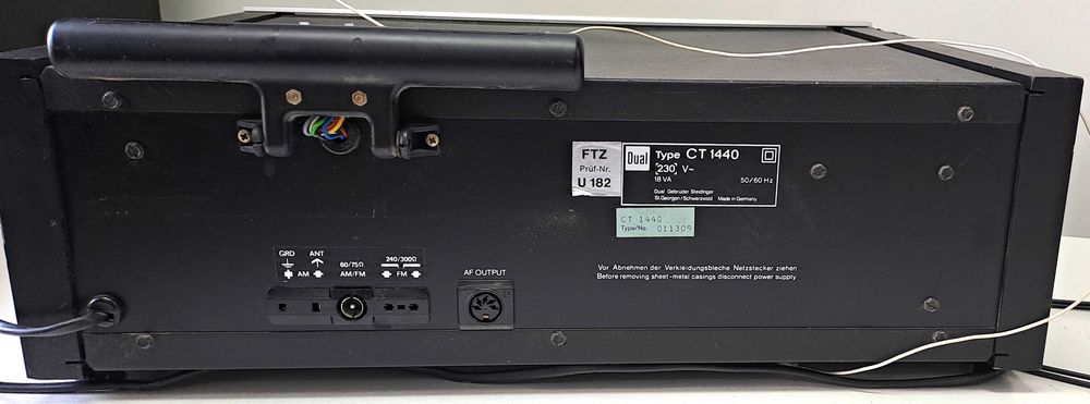 Tuner radio Dual CT 1440 analog retro 1979 vumetre ace pt amplificator