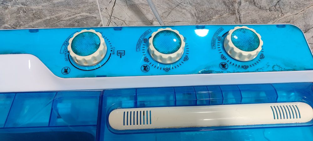 Poluavtomat kir mashina sotiladi