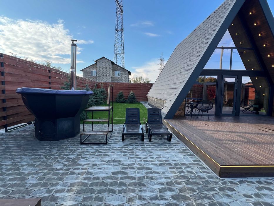 Дом в стиле A-frame (приватная територия)