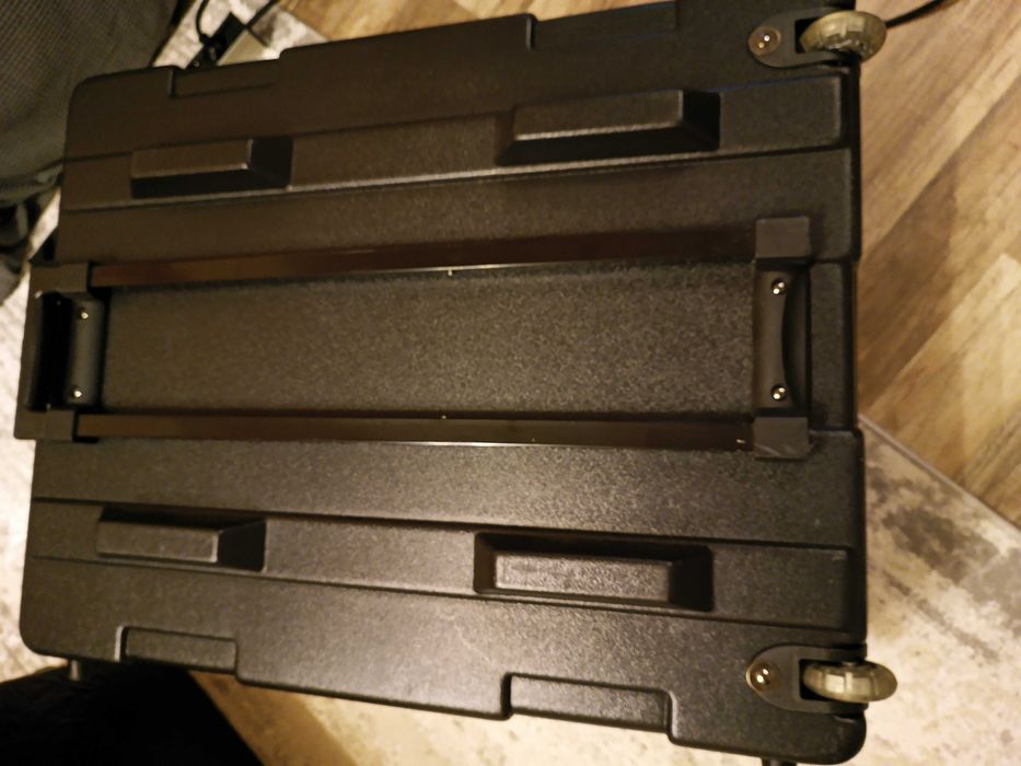 Mixer Digital Allen&Heath QU 24 Chrome cu Case Gator