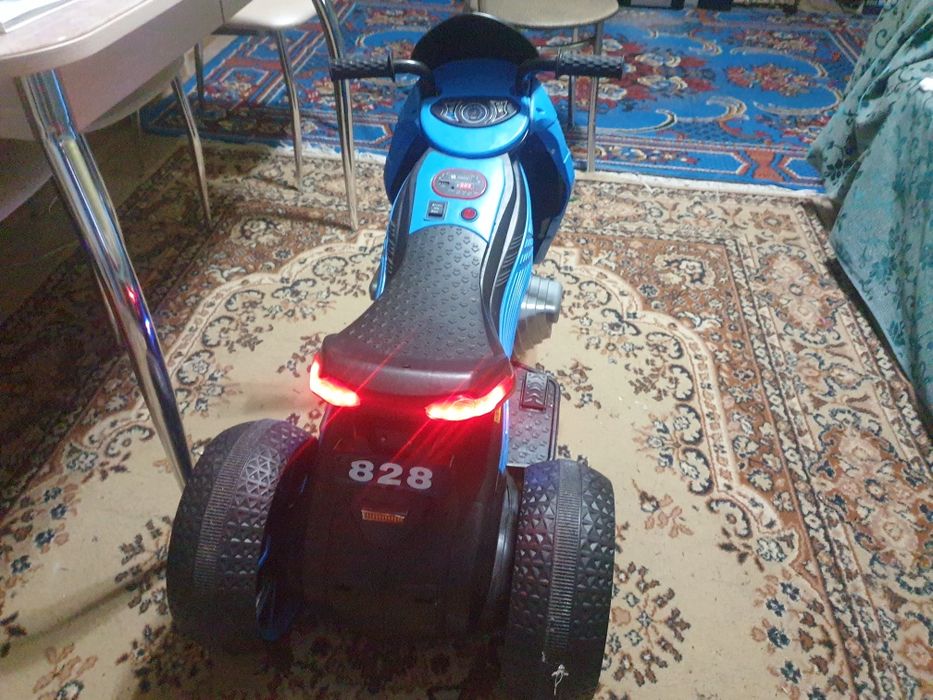 Продам электромобиль