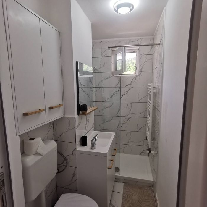 Inchiriez Apartment 3 Camere