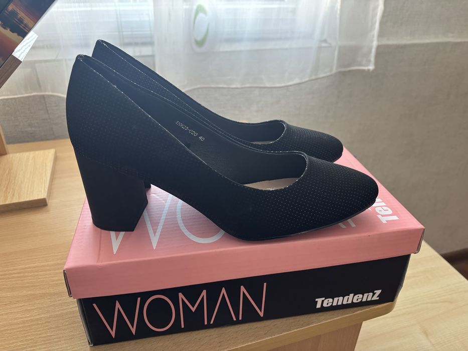 Обувки на висок ток