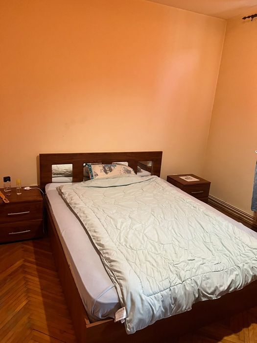 Închiriez apartament et 2