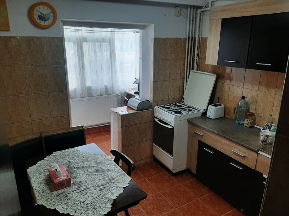 Închiriez apartament 3 camere Eremia Grigorescu