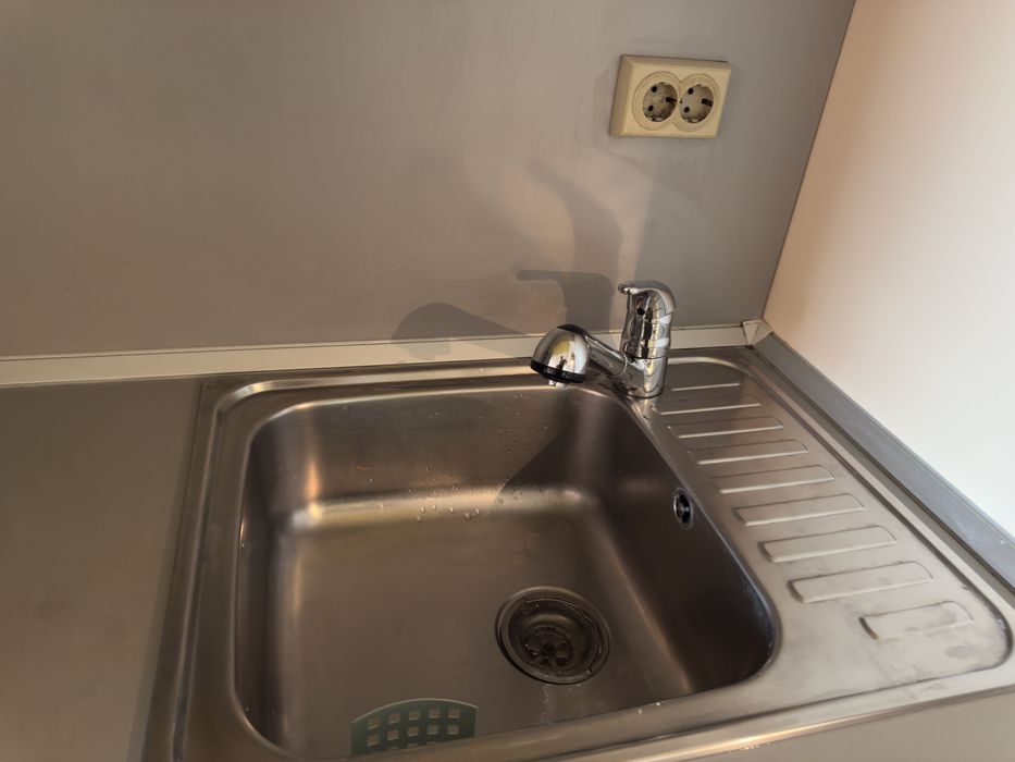 Кухня от МДФ и ПДЧ с вградени уреди