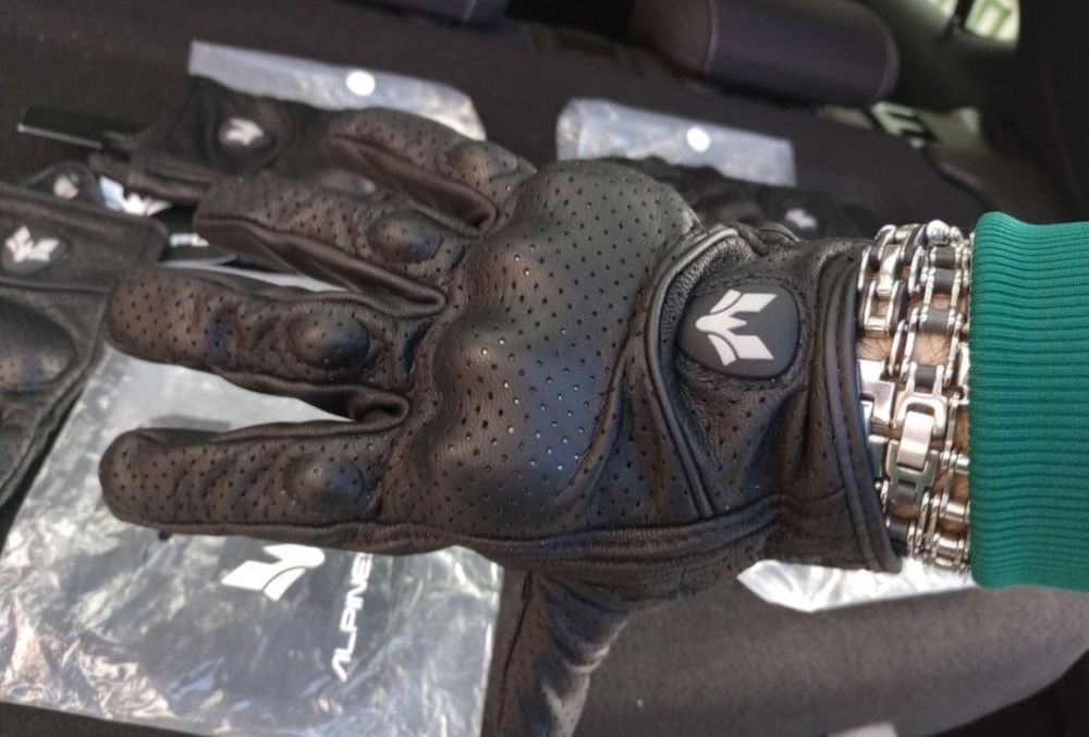 Mănuși Moto Piele Perforată (M-L&XL)