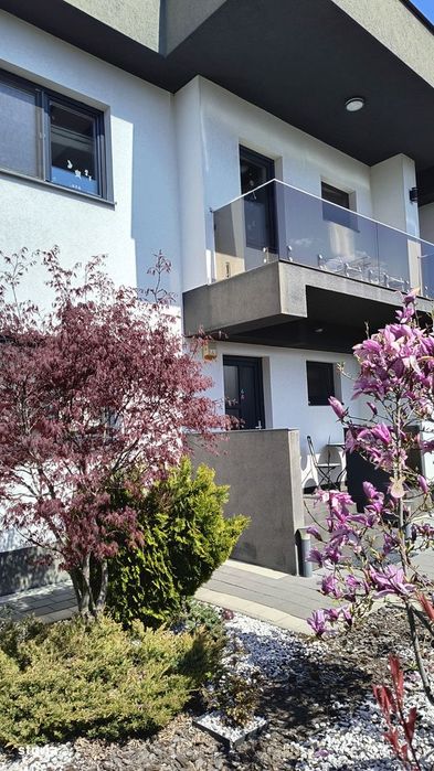 Casă modernă de vânzare, zonă bună