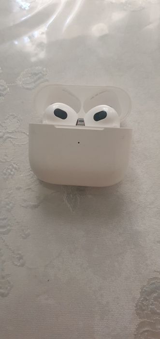 Airpods 4 Dubai dan ob kelgan