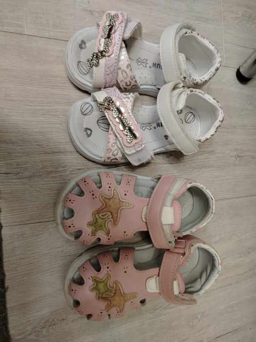 Продам сандалики для девочки