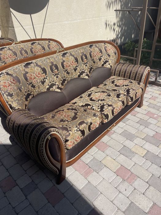 Продам диван в комплекте