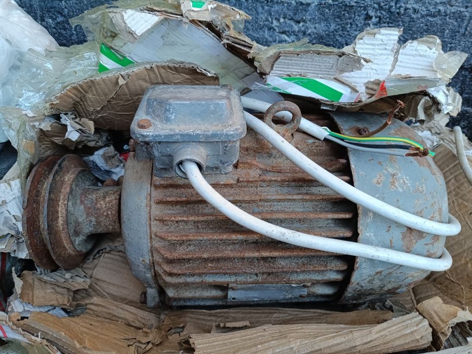 электродвигатель