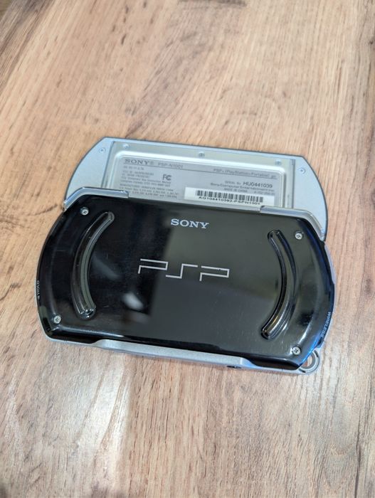 Sony PSP GO (N1001)
