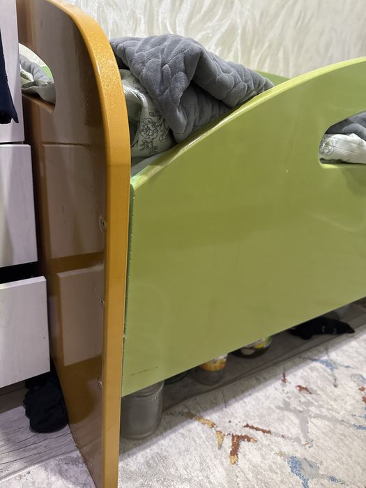 Продам кровать детскую