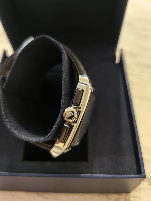 Часовник Festina