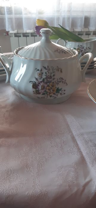 Прекрасен нов сервиз на Китка!