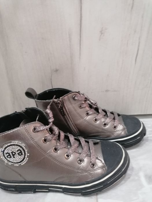 Блестящи кецове за момиче