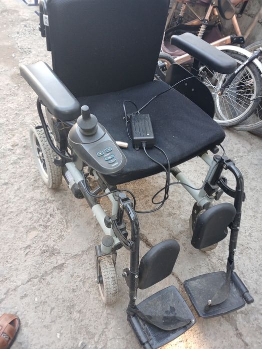 Продам  инва каляску