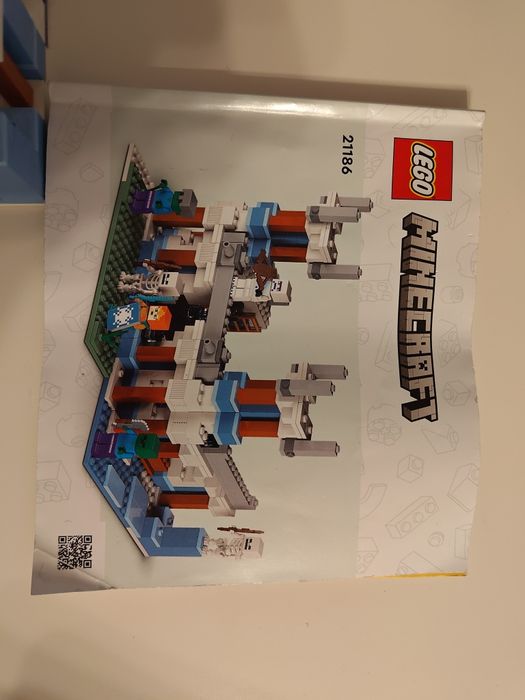Lego Minecraft® Castelul de gheață 22186
#21186
Castelul de gheață