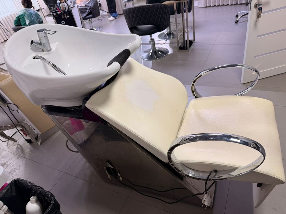 Продам парикмахерское оборудование