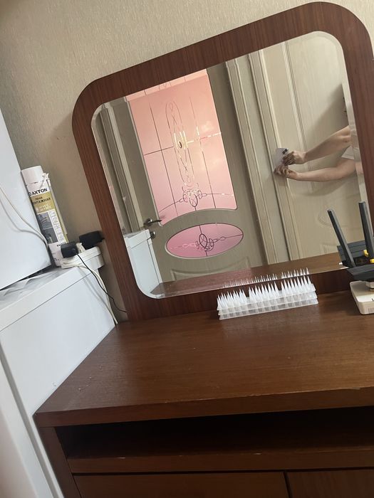 Комод с зеркалом