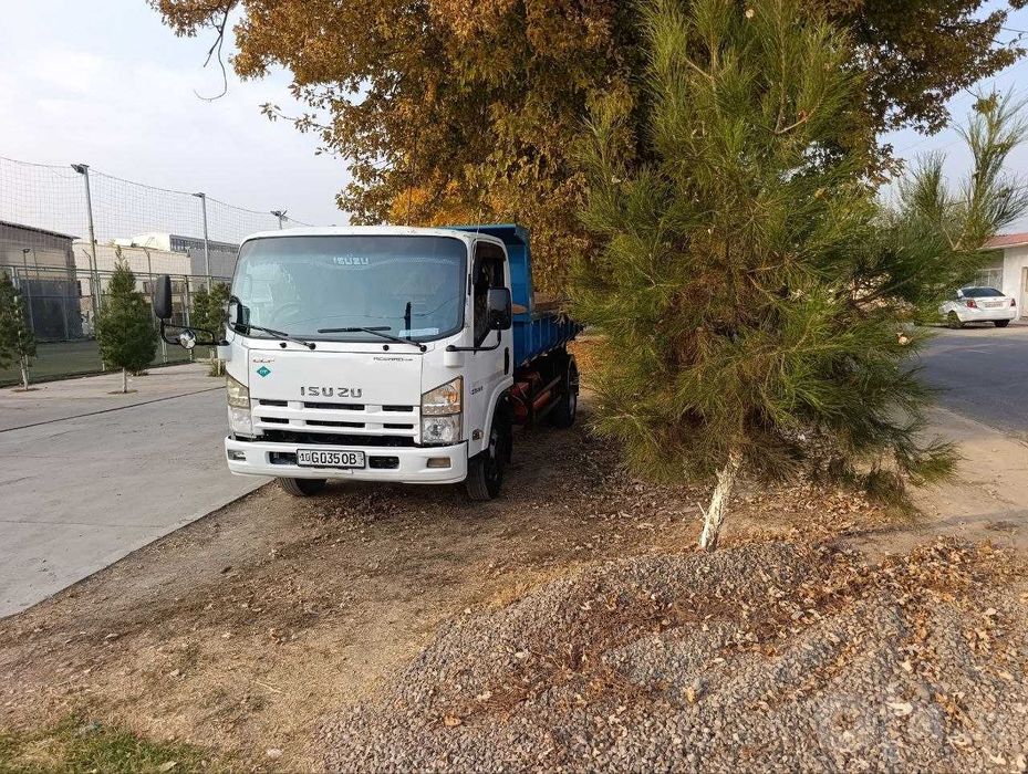Isuzu samasval 2012 yil
