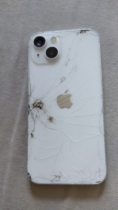 iPhone 13 белого