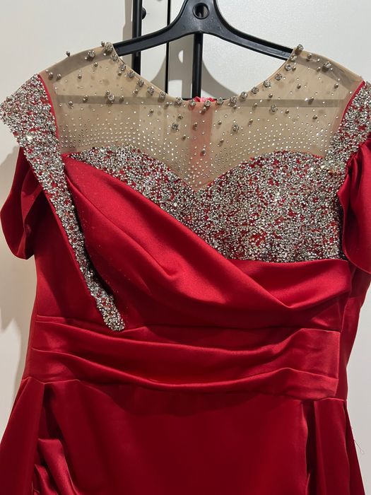 Платье красное 48 размера на той!