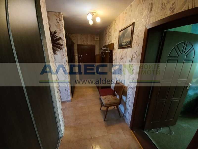 Просторен, непреходен двустаен ап. в Сухата Река!