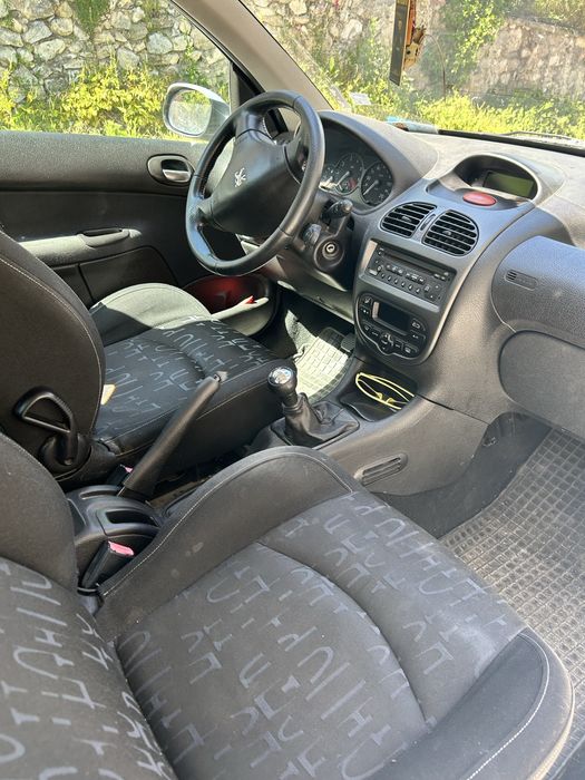 Кола Peugeout 206