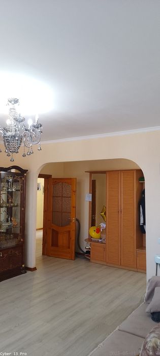 Продам квартиру 90 КВ.м. .