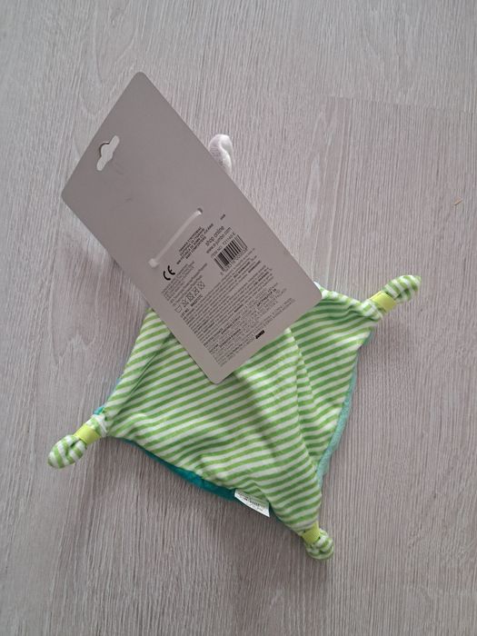 Jucarie mini paturica pentru bebelusi cu elefant cu culori vesele