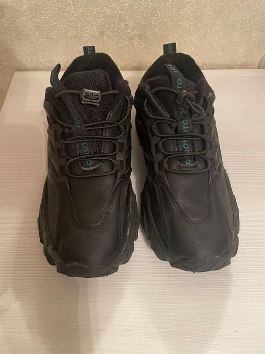 Кросовки на мальчика , девочку и женские