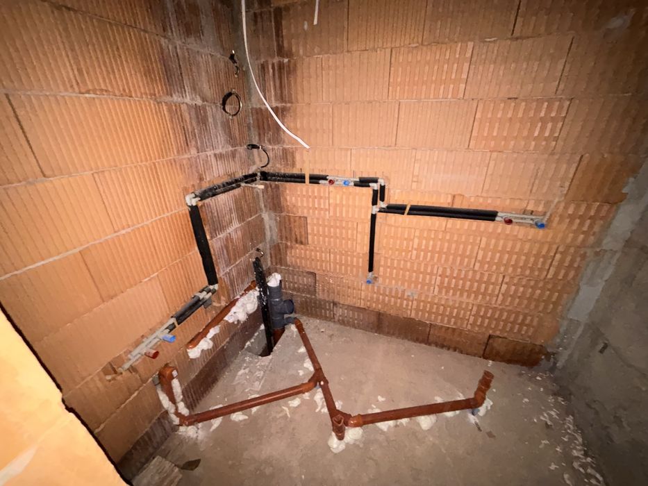 ВиК/ОВиК майстори на професионално ниво.