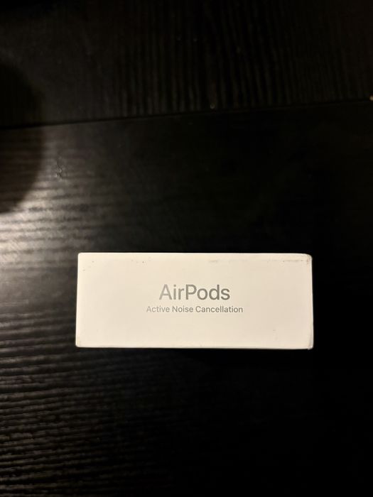 Vând AirPods 4 – sigilate, stare impecabilă