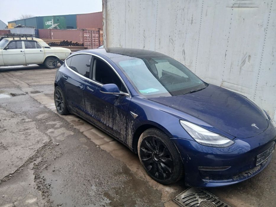 Tesla model 3 Dual motor avariniy