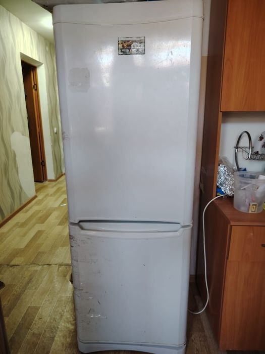 Продается холодильник на запчасти