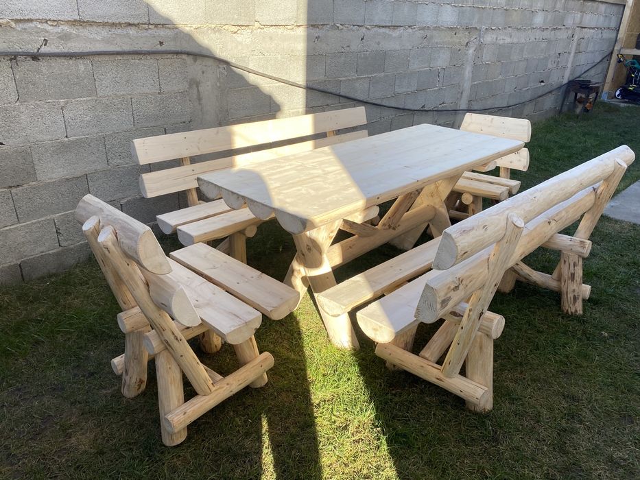 Set masa scaune si bancute rustice lemn brad