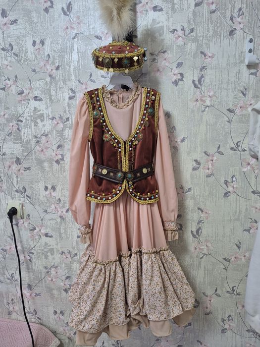 Қыздарға арналған ұлттық костюм