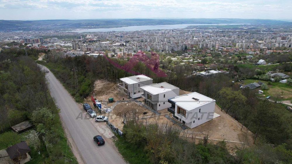 Продава се Къща в Варна, м-т Пчелина - 250 кв.м за 888 €/кв.м - Снимка #2