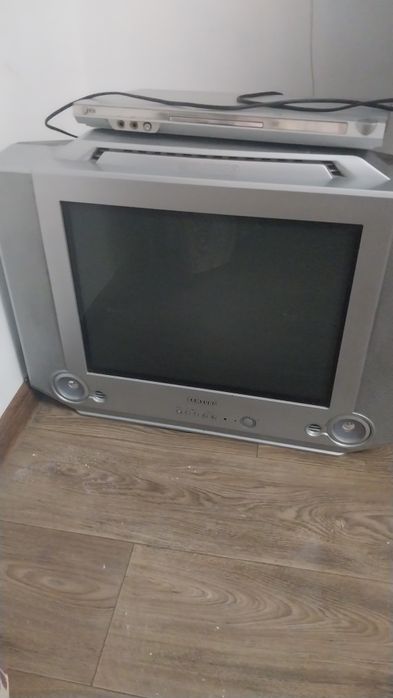 Телевизор самсунг и DVD LG