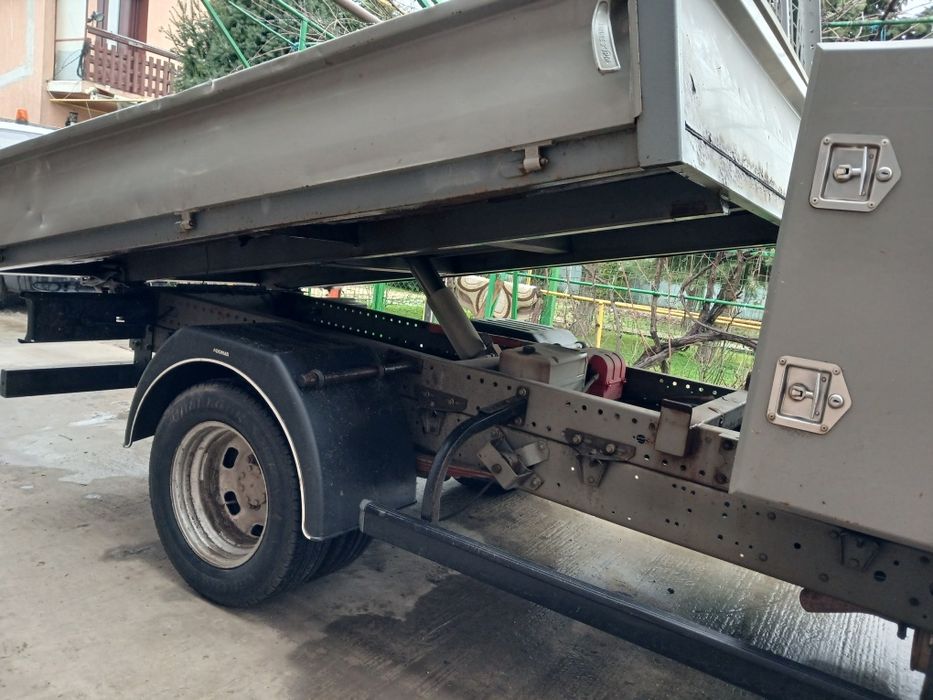 Se vinde bena basculabilă