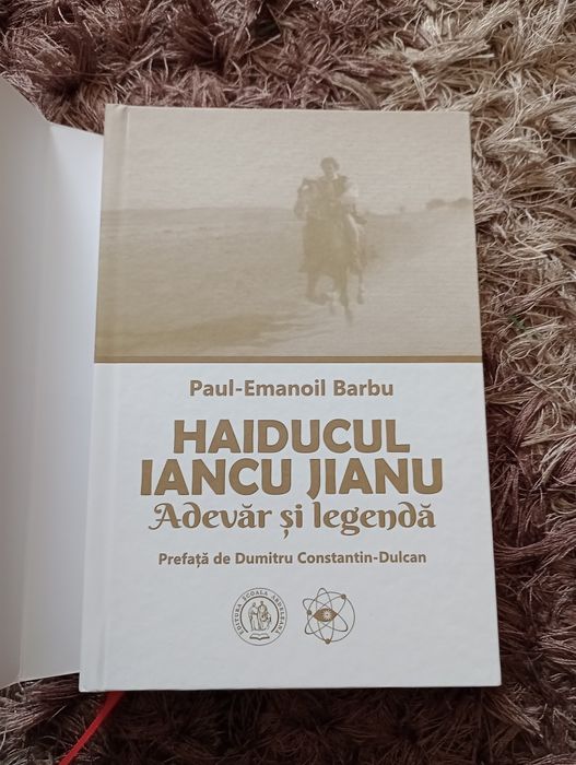 Vând cărți bune de istorie