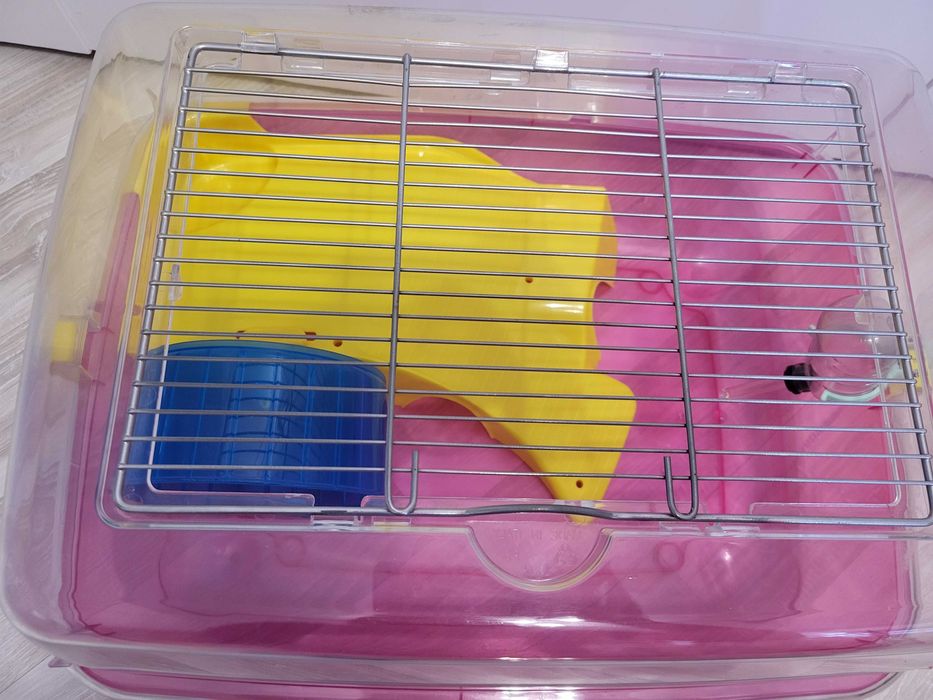 Продам 1 пластиковую клетку для хомяков