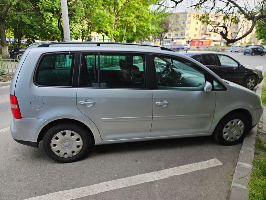 Vând Vw Touran 1.9 TDI